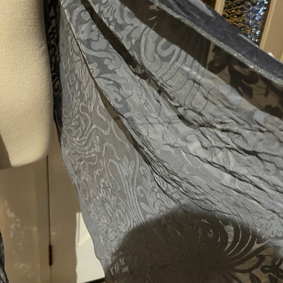 Aris A Silk Velvet Scarf - Picture 3 of 5